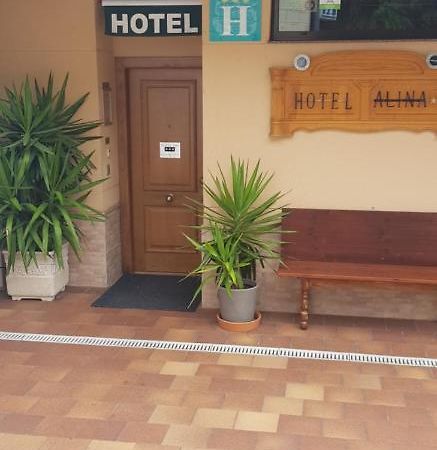 Hotel Alina Cangas del Narcea Kültér fotó