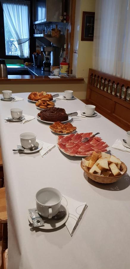 Hotel Alina Cangas del Narcea Kültér fotó