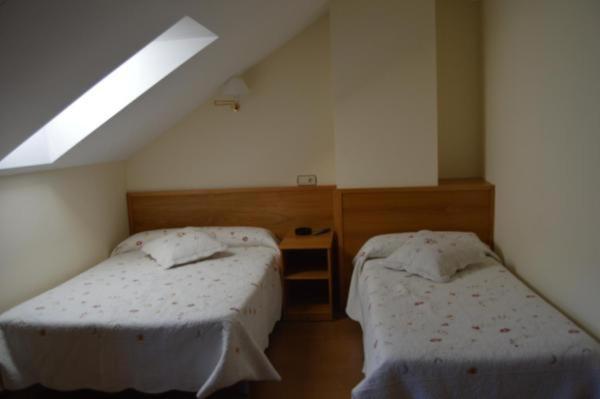 Hotel Alina Cangas del Narcea Kültér fotó